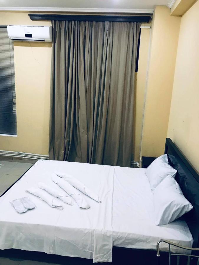 Rostus Hotel Tbilisi ภายนอก รูปภาพ