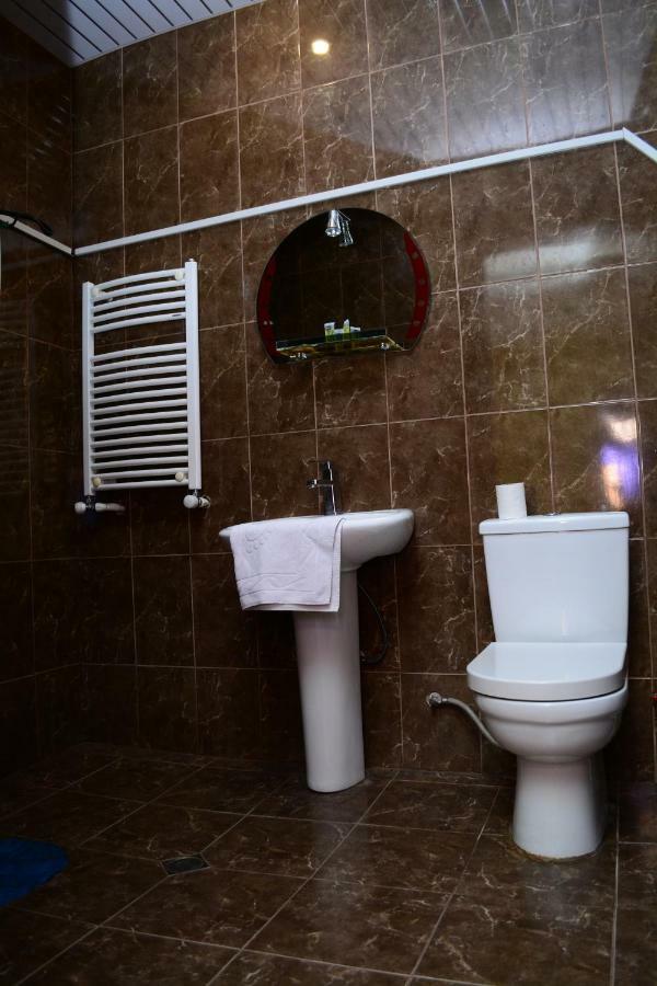 Rostus Hotel Tbilisi ภายนอก รูปภาพ